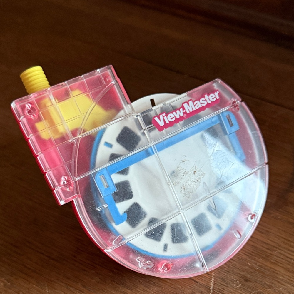 Vintage View-Master 3D viewer and reel
